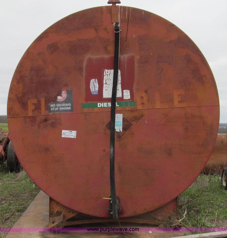 image for item E3891 10,000 gallon fuel storage tank