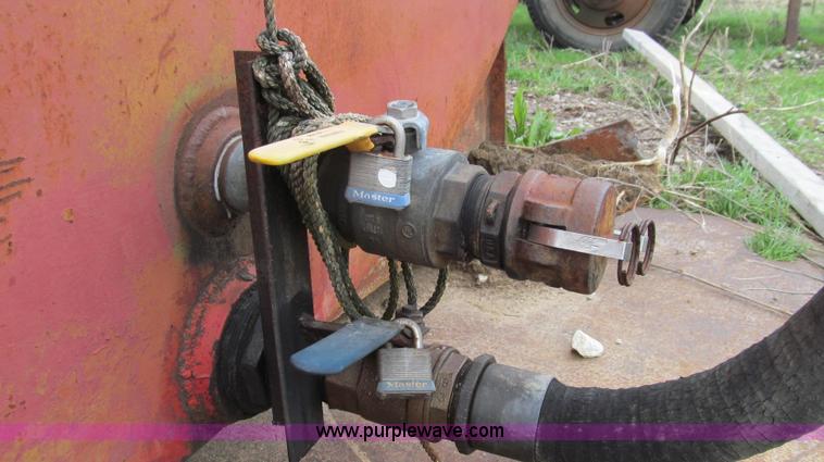 image for item E3891 10,000 gallon fuel storage tank