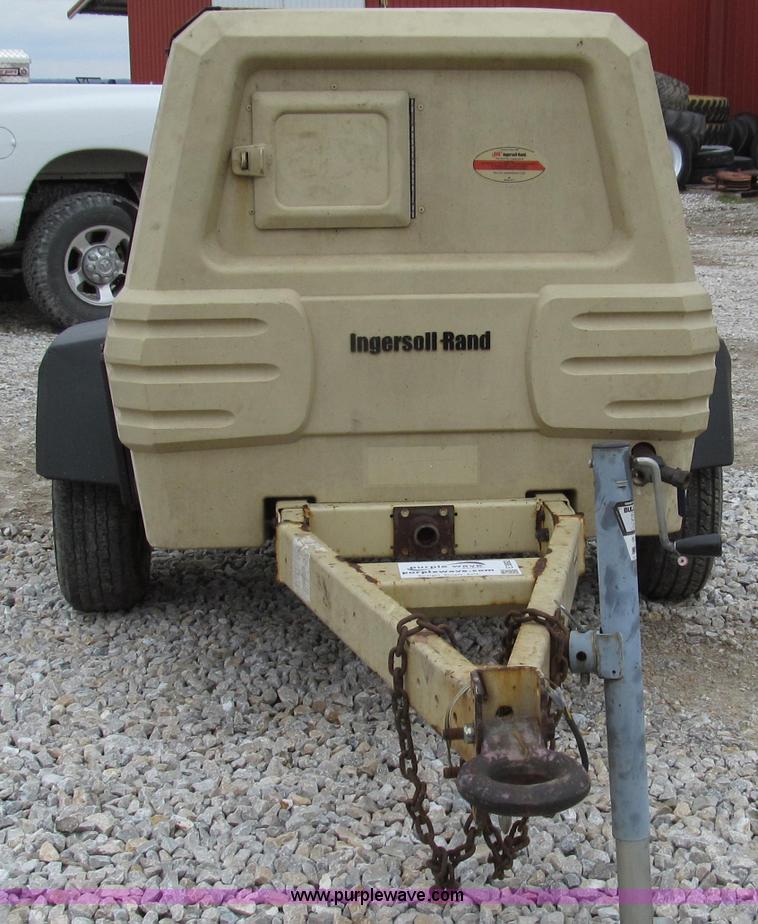 image for item E3892 2006 Ingersoll Rand 185 air compressor