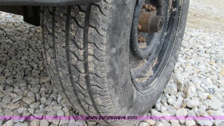 image for item E3892 2006 Ingersoll Rand 185 air compressor