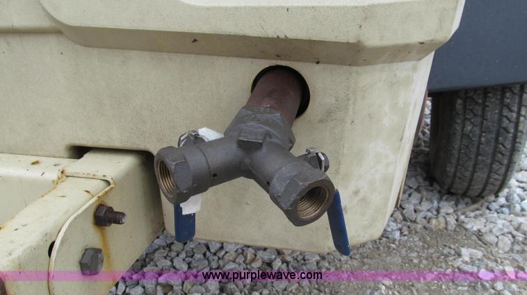 image for item E3892 2006 Ingersoll Rand 185 air compressor