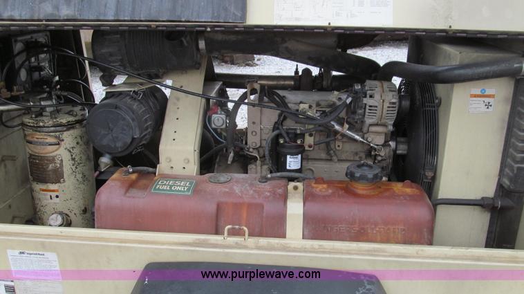 image for item E3892 2006 Ingersoll Rand 185 air compressor