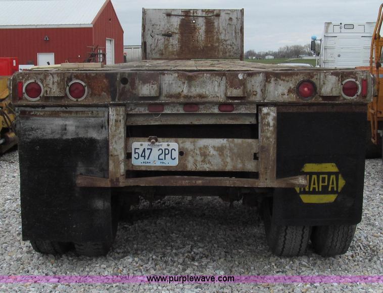 image for item E3893 1972 Fruehauf flatbed trailer