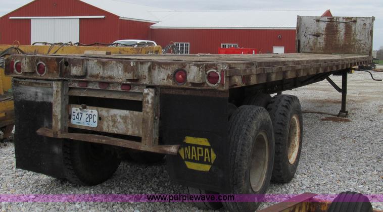 image for item E3893 1972 Fruehauf flatbed trailer