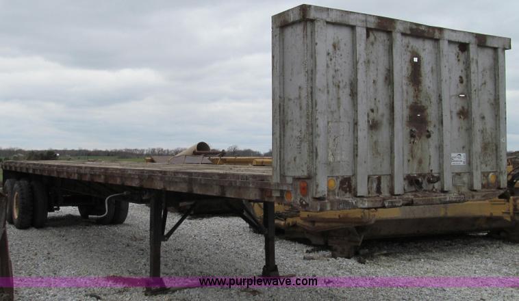 image for item E3893 1972 Fruehauf flatbed trailer