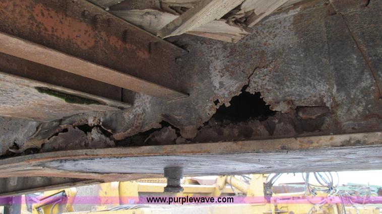 image for item E3893 1972 Fruehauf flatbed trailer