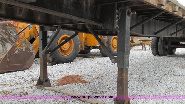 image for item E3893 1972 Fruehauf flatbed trailer