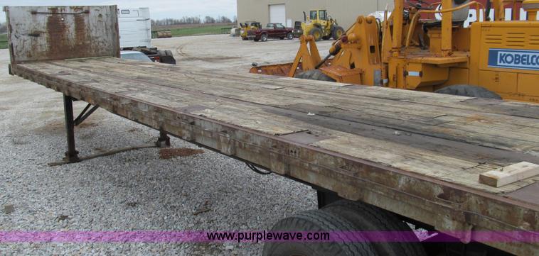 image for item E3893 1972 Fruehauf flatbed trailer