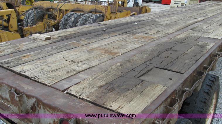 image for item E3893 1972 Fruehauf flatbed trailer