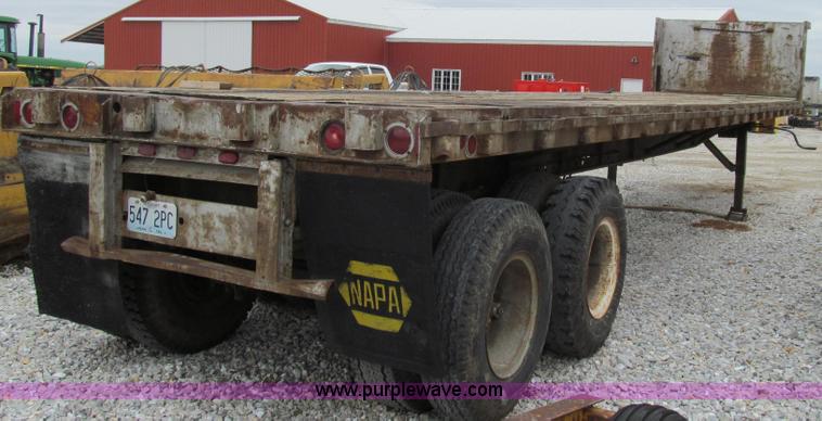 image for item E3893 1972 Fruehauf flatbed trailer