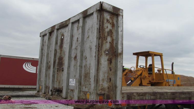 image for item E3893 1972 Fruehauf flatbed trailer