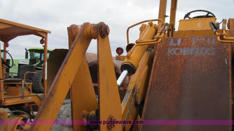 image for item E3894 1984 Kobelco LK600 articulated wheel loader