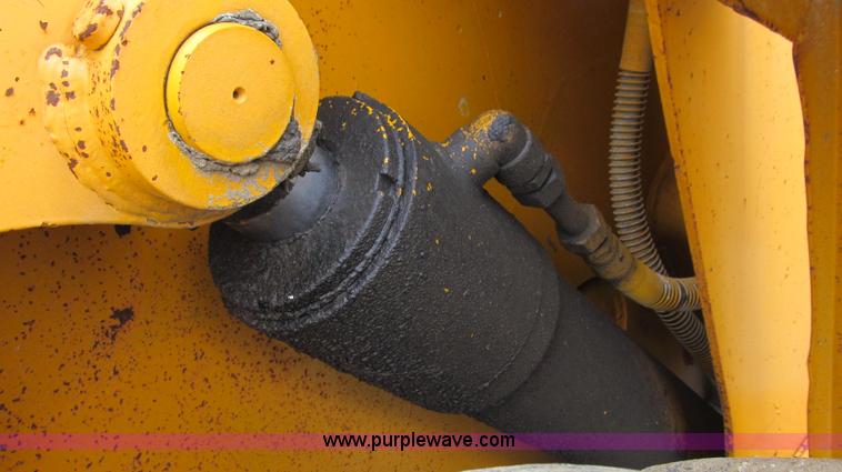 image for item E3894 1984 Kobelco LK600 articulated wheel loader