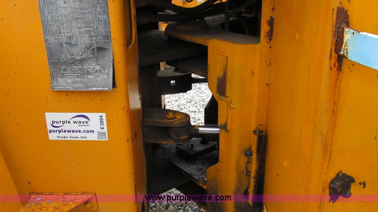 image for item E3894 1984 Kobelco LK600 articulated wheel loader