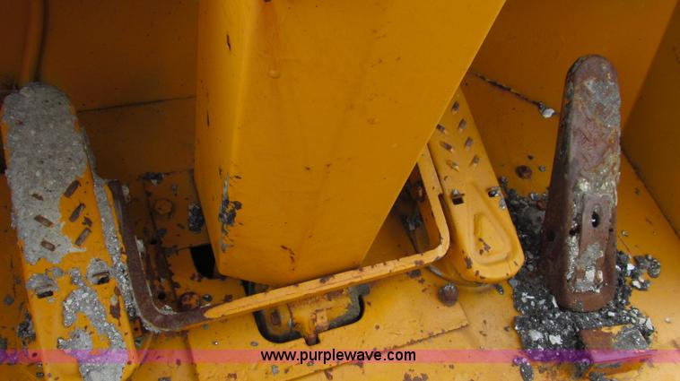image for item E3894 1984 Kobelco LK600 articulated wheel loader