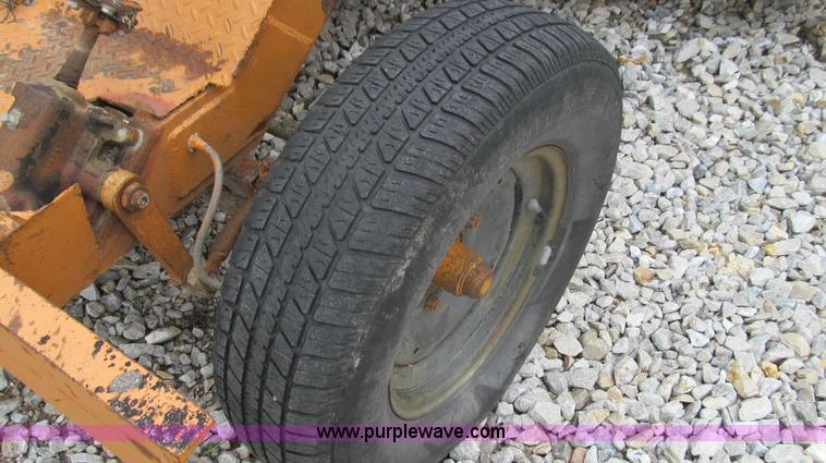 image for item E3895 Broce T-20 broom