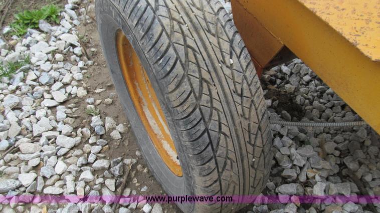 image for item E3895 Broce T-20 broom