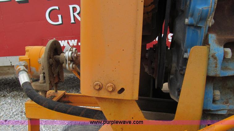 image for item E3895 Broce T-20 broom