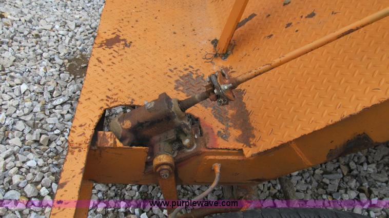 image for item E3895 Broce T-20 broom