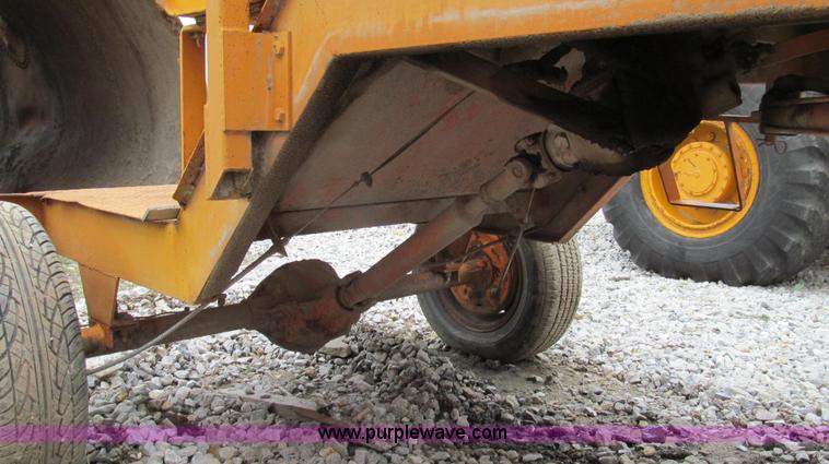 image for item E3895 Broce T-20 broom