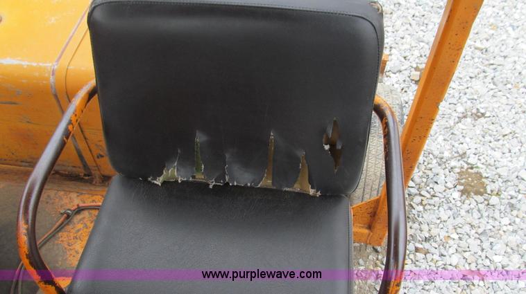 image for item E3895 Broce T-20 broom