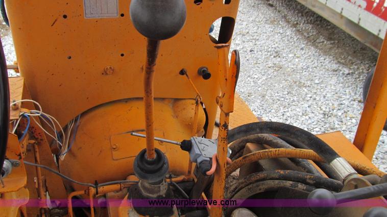 image for item E3895 Broce T-20 broom