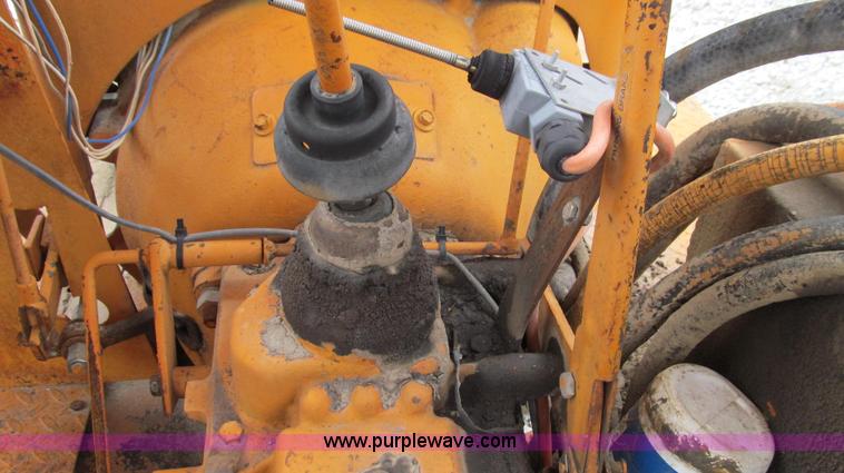 image for item E3895 Broce T-20 broom