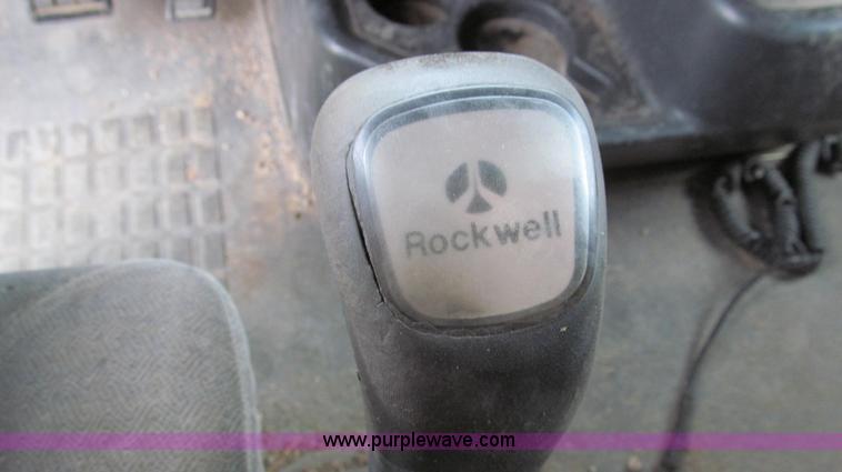 image for item E3896 1998 Volvo VN semi truck