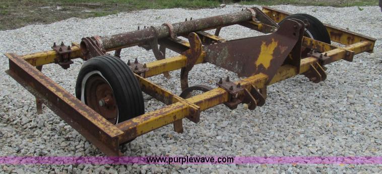 image for item E3897 Chisel plow