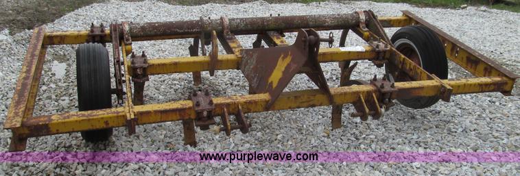 image for item E3897 Chisel plow