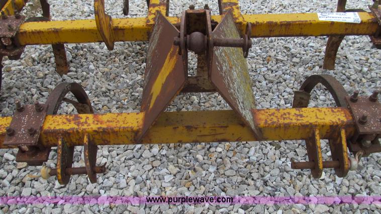 image for item E3897 Chisel plow
