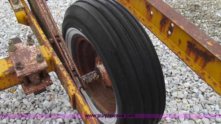 image for item E3897 Chisel plow