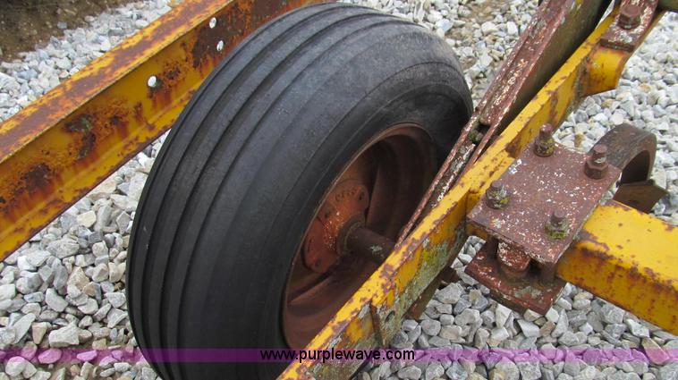 image for item E3897 Chisel plow