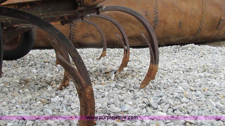 image for item E3897 Chisel plow