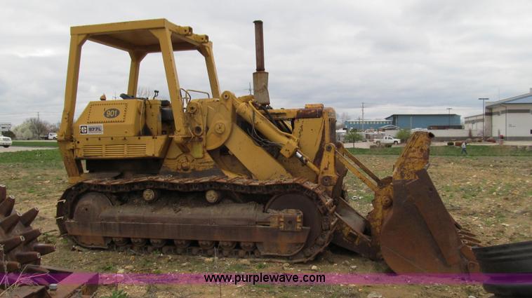image for item E3898 1974 Caterpillar 977L track loader