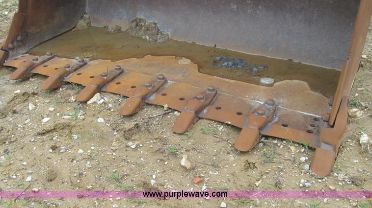 image for item E3898 1974 Caterpillar 977L track loader