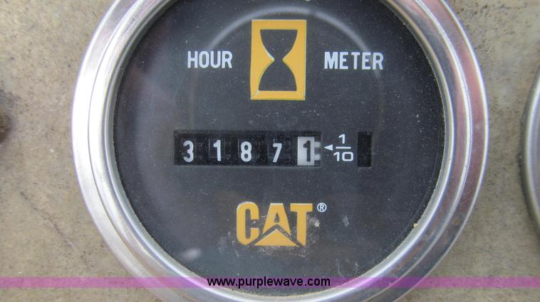 image for item E3898 1974 Caterpillar 977L track loader