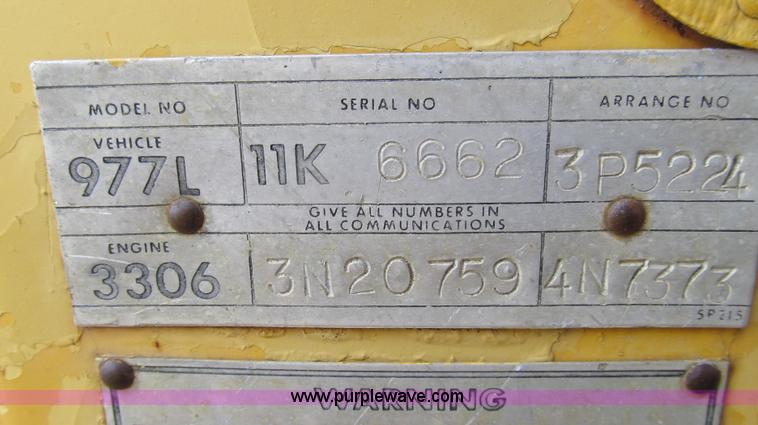 image for item E3898 1974 Caterpillar 977L track loader