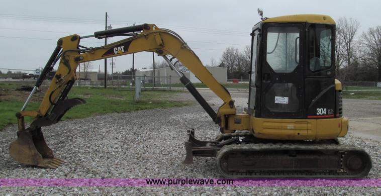 image for item E3903 2006 Caterpillar 304CR mini excavator