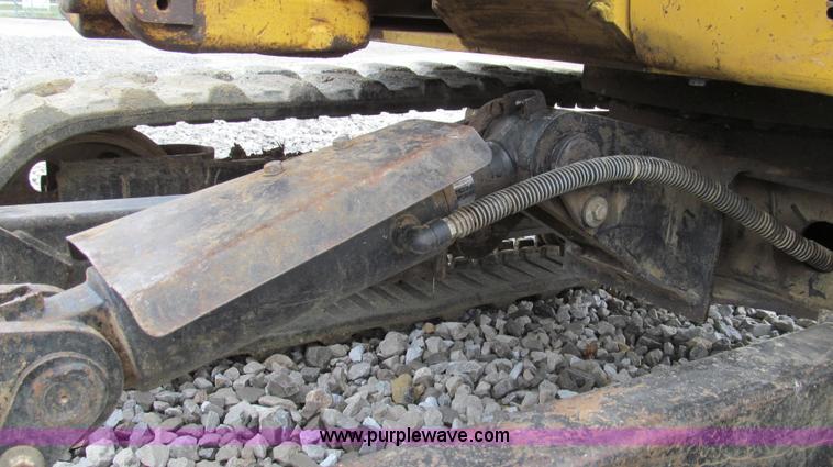 image for item E3903 2006 Caterpillar 304CR mini excavator