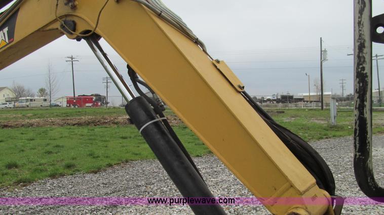 image for item E3903 2006 Caterpillar 304CR mini excavator