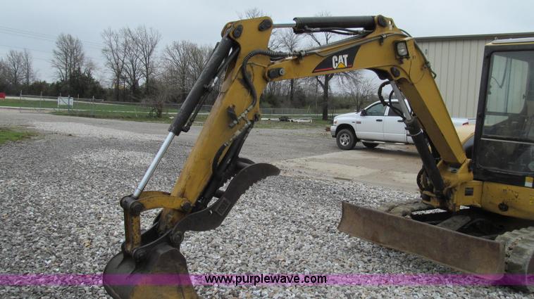 image for item E3903 2006 Caterpillar 304CR mini excavator