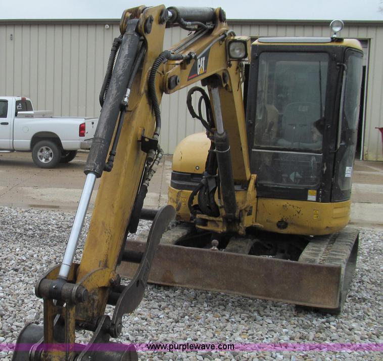 image for item E3903 2006 Caterpillar 304CR mini excavator