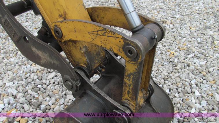 image for item E3903 2006 Caterpillar 304CR mini excavator