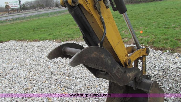 image for item E3903 2006 Caterpillar 304CR mini excavator