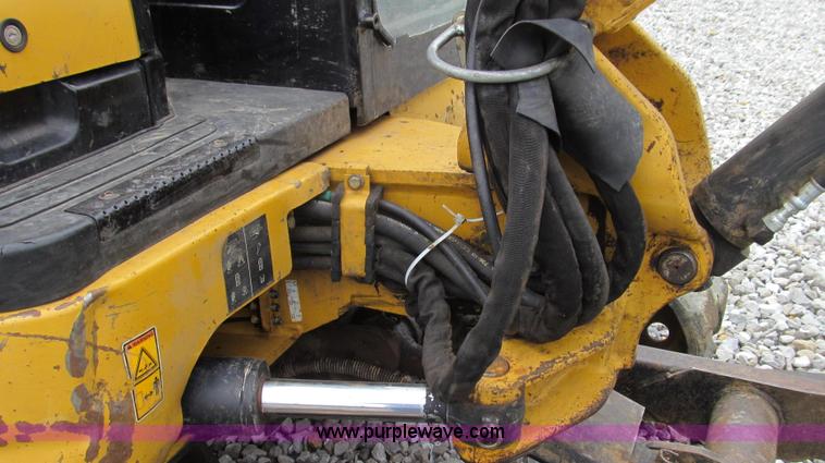 image for item E3903 2006 Caterpillar 304CR mini excavator