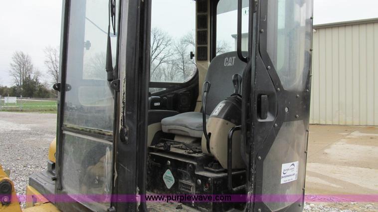 image for item E3903 2006 Caterpillar 304CR mini excavator