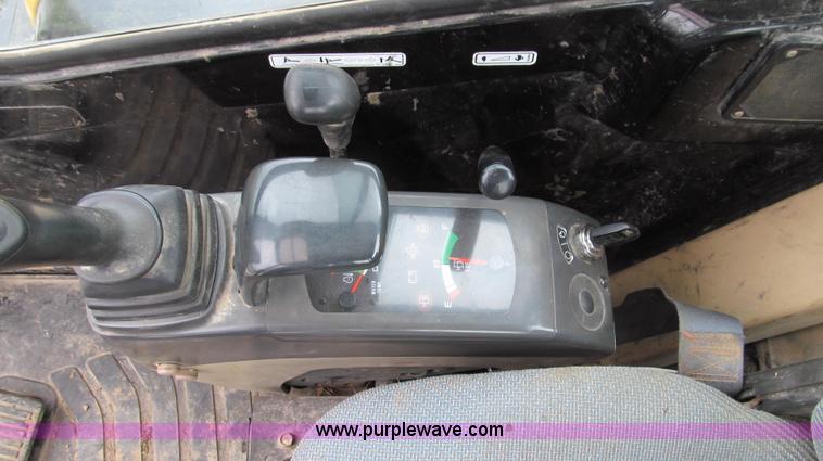 image for item E3903 2006 Caterpillar 304CR mini excavator