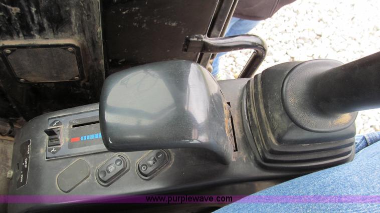 image for item E3903 2006 Caterpillar 304CR mini excavator