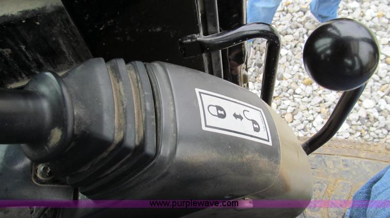 image for item E3903 2006 Caterpillar 304CR mini excavator